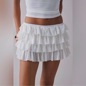 Urban Outfitters Cloud Dancer White Ruffled MiniSkirt Built in Shorts Medium NWT